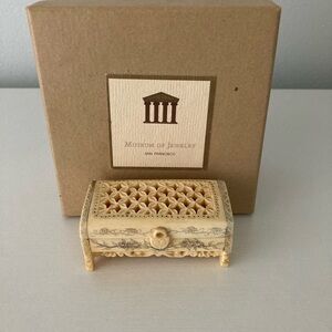 Scrimshaw trinket box